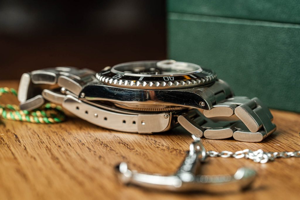 Rolex Submariner 16610 from 1996 watch side